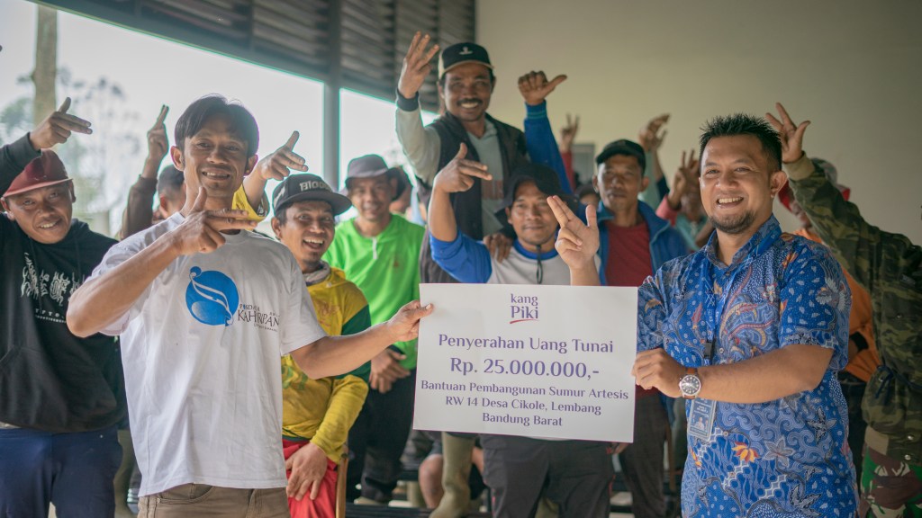 Bantuan Dana Pembangunan Sumur Artesis Desa Cikole Bandung&nbsp;Barat